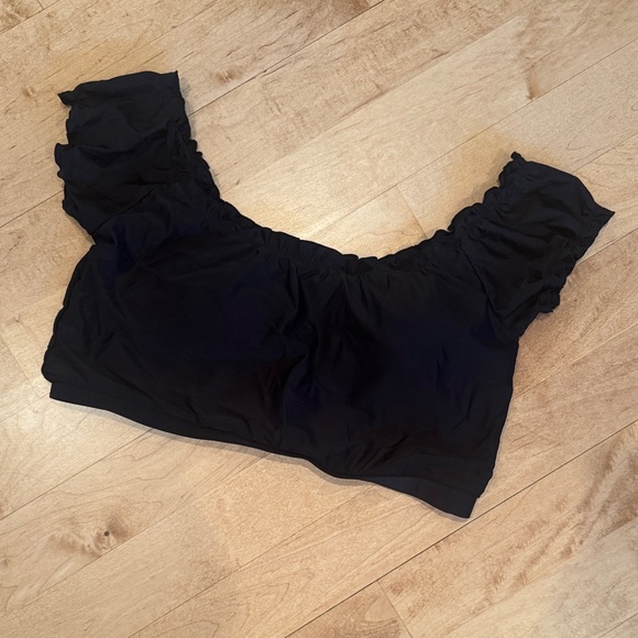 Black Ruffled Women's Swim Top - Picture 1 of 2